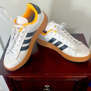 Adidas Cloudfoam Comfort